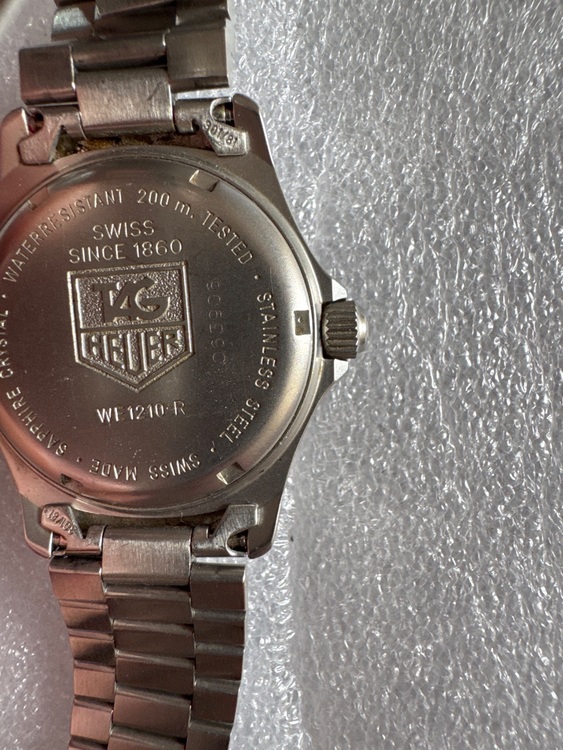 プロフェッショナル200m WE1210-R（高級時計）の商品画像 - 査定依頼日：2025年11月10日 - 最高査定価格：35,000円