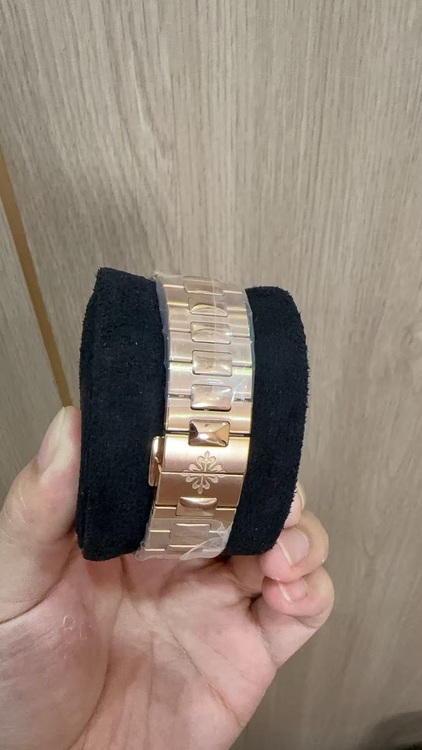 ノーチラス（高級時計）の商品画像 - 査定依頼日：2025年9月15日 - 最高査定価格：31,500,000円