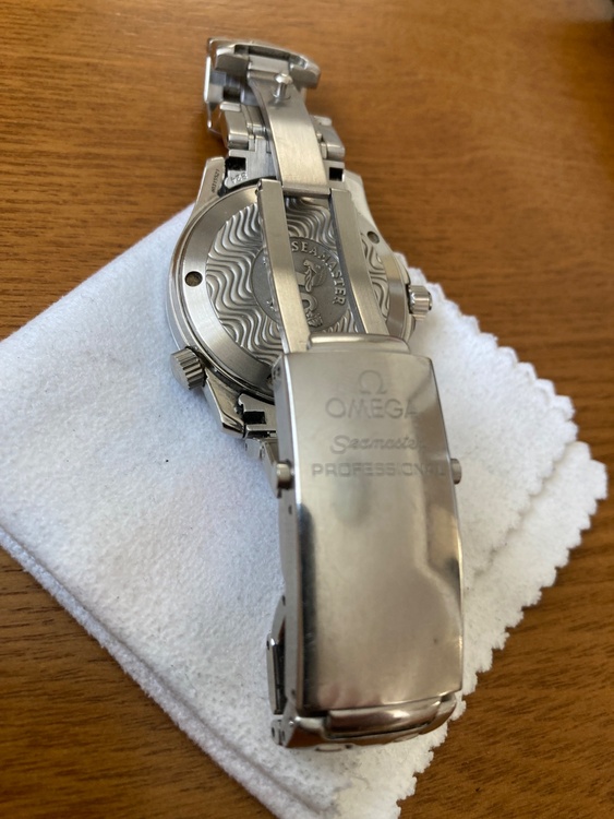 オメガ シーマスター プロフェッショナル300 2551.80.00 だと思います（高級時計）の商品画像 - 査定依頼日：2026年4月30日 - 最高査定価格：330,000円