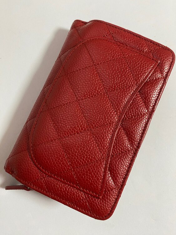 シャネル　キャビアスキン　財布（ブランド財布・小物）の商品画像 - 査定依頼日：2025年2月2日 - 最高査定価格：35,000円