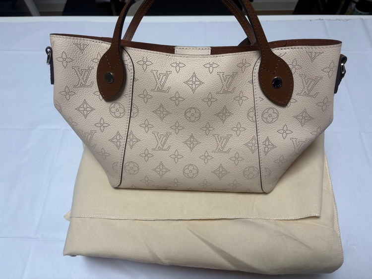 ヴィトン マヒナ ヒナPM（ブランドバッグ）の商品画像 - 査定依頼日：2025年9月26日 - 最高査定価格：220,000円