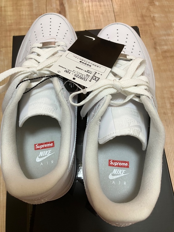 型番CU9225 100 NIKE×supremeエアフォース1ロー（古着・ファッション）の商品画像 - 査定依頼日：2026年5月13日 - 最高査定価格：7,000円