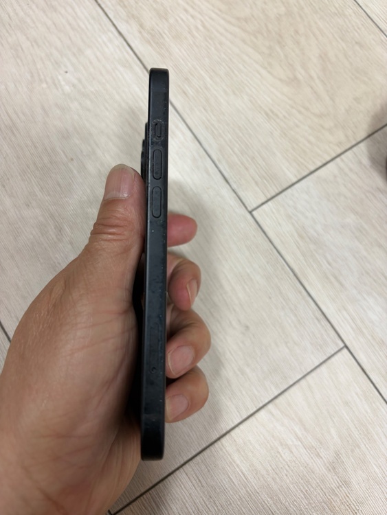iPhone 15 128GB Softbank（スマホ）の商品画像 - 査定依頼日：2026年4月29日 - 最高査定価格：63,000円
