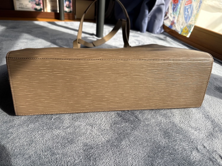 ルイヴィトン エピ （ブランドバッグ）の商品画像 - 査定依頼日：2026年1月7日 - 最高査定価格：50,000円