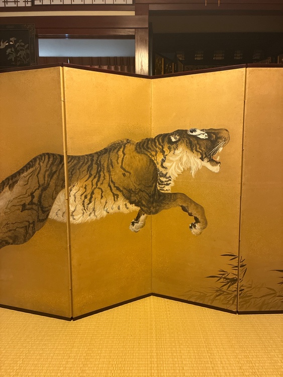 初代徳田八十吉翁虎図屏風（美術品・骨董品）の商品画像 - 査定依頼日：2026年1月9日 - 最高査定価格：20,000円