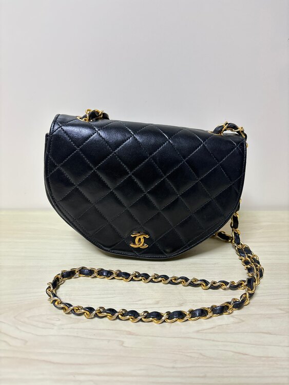 マトラッセチェーンポシェット（ブランドバッグ）の商品画像 - 査定依頼日：2025年1月28日 - 最高査定価格：110,000円