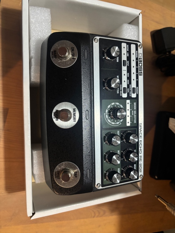 re-202（ピアノ・楽器・PA機材）の商品画像 - 査定依頼日：2026年2月26日 - 最高査定価格：30,000円