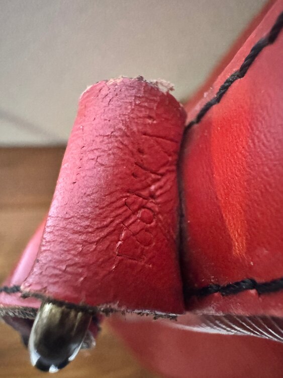 ルイヴィトン エピ （ブランドバッグ）の商品画像 - 査定依頼日：2025年2月1日 - 最高査定価格：20,000円