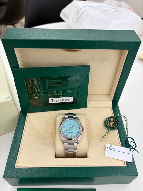 ロレックス パーペチュアル 12600（高級時計）の商品画像 - 査定依頼日：2026年4月4日 - 最高査定価格：2,300,000円