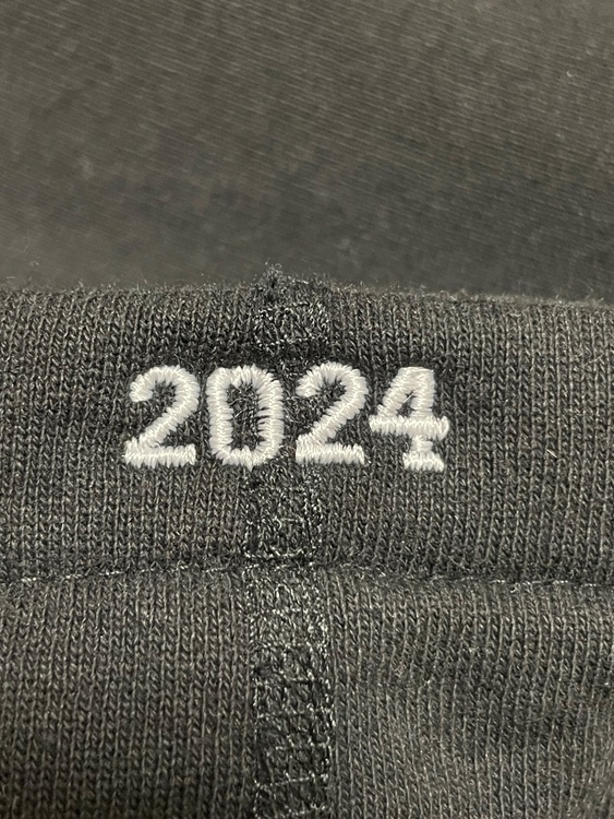 2024 ボックスロゴパーカーブラック（古着・ファッション）の商品画像 - 査定依頼日：2025年12月28日 - 最高査定価格：21,000円