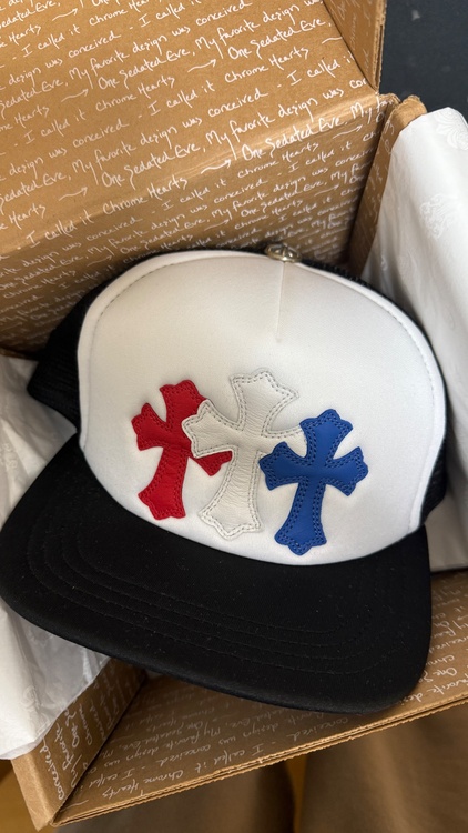 CHROME HEARTS オンライン限定 クロスパッチ トラッカーキャップ（古着・ファッション）の商品画像 - 査定依頼日：2025年12月14日 - 最高査定価格：65,000円