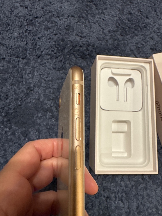 iPhone8 64GB Softbank（スマホ）の商品画像 - 査定依頼日：2026年3月29日 - 最高査定価格：4,000円