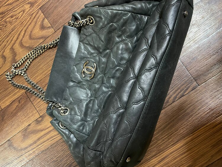 シャネル ラムスキン ココマーク Wチェーンショルダーバッグ ブラック（ブランドバッグ）の商品画像 - 査定依頼日：2025年4月30日 - 最高査定価格：220,000円