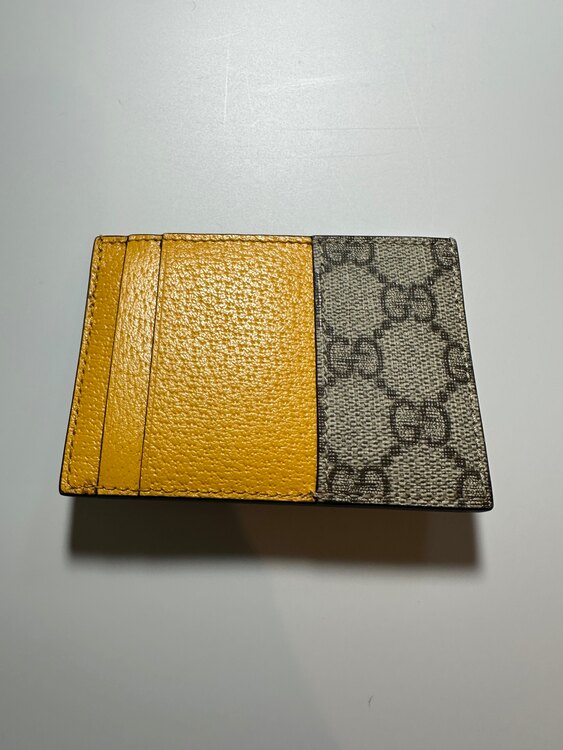ネオヴィンテージGG スプリーム カードケース　597557　イエロー（ブランド財布・小物）の商品画像 - 査定依頼日：2025年4月18日 - 最高査定価格：20,000円