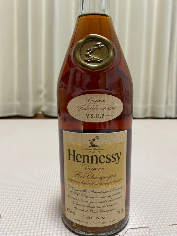 ヘネシーVSOP（お酒）の商品画像 - 査定依頼日：2025年3月27日 - 最高査定価格：7,000円