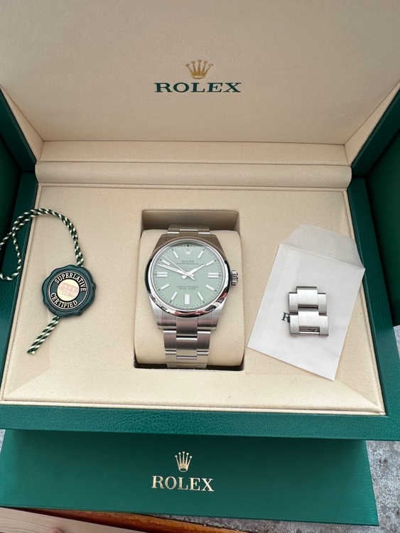 オイスターパーペチュアル41ピスタチオ（高級時計）の商品画像 - 査定依頼日：2025年12月16日 - 最高査定価格：1,750,000円