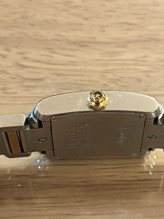 カルティエ タンク CARTIER カルティエ W51007Q4 タンクフランセーズ SM  クォーツ（高級時計）の商品画像 - 査定依頼日：2026年3月22日 - 最高査定価格：500,000円