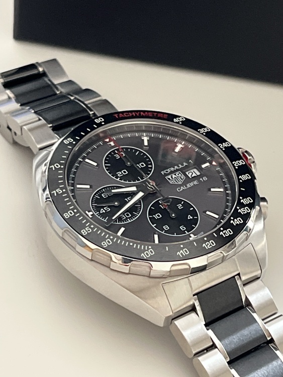 タグホイヤー フォーミュラ CAZ2012BA097（高級時計）の商品画像 - 査定依頼日：2025年6月21日 - 最高査定価格：220,000円