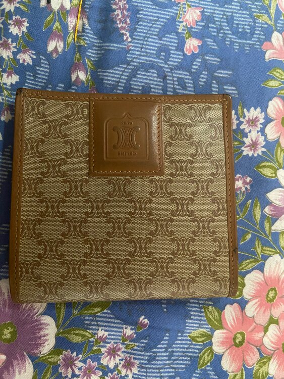 セリーヌ財布（ブランド財布・小物）の商品画像 - 査定依頼日：2025年4月23日 - 最高査定価格：100,000円