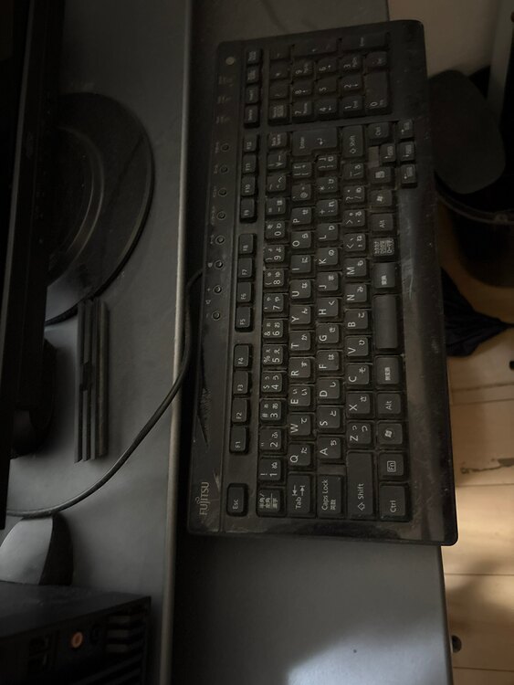 ESPRIMO DH70/DN（PC・タブレット）の商品画像 - 査定依頼日：2025年5月19日 - 最高査定価格：1,000円