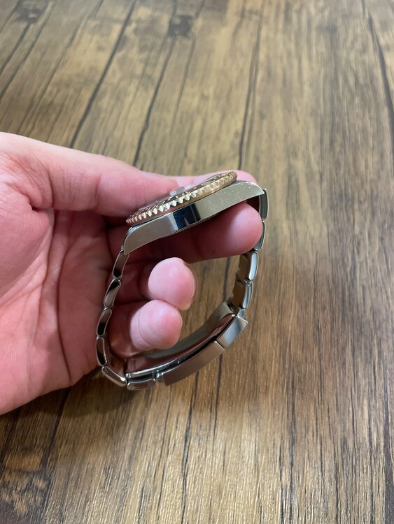 ロレックス GMTマスター （高級時計）の商品画像 - 査定依頼日：2025年5月23日 - 最高査定価格：2,700,000円