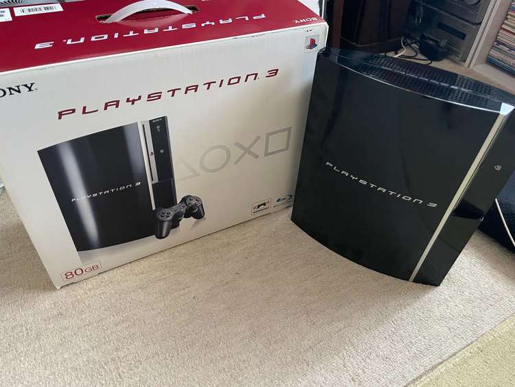 PS3　型式CECHL00（ゲーム機本体・ゲームソフト）の商品画像 - 査定依頼日：2023年8月30日 - 最高査定価格：2,500円