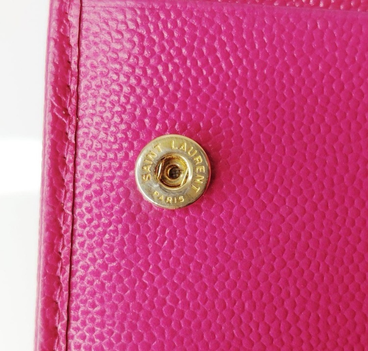 イブサンローラン  （ブランドバッグ）の商品画像 - 査定依頼日：2025年8月17日 - 最高査定価格：15,000円