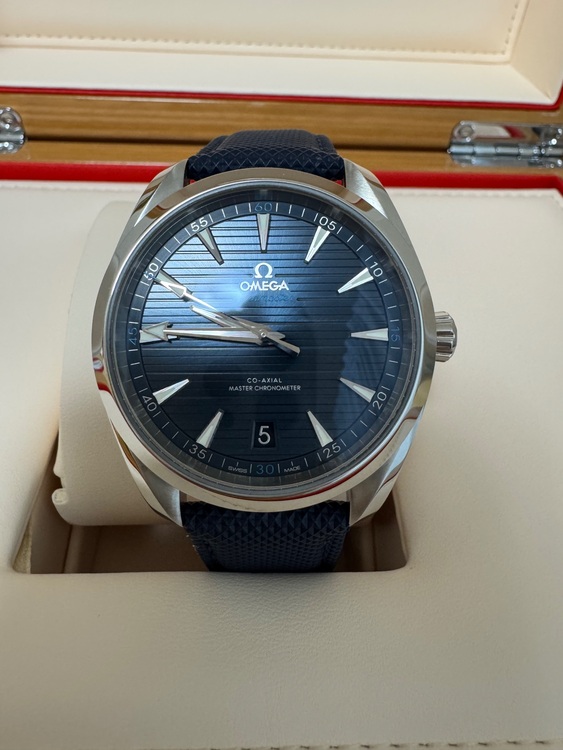 オメガ シーマスター  220.10.41.21.03.001（高級時計）の商品画像 - 査定依頼日：2025年10月13日 - 最高査定価格：580,000円