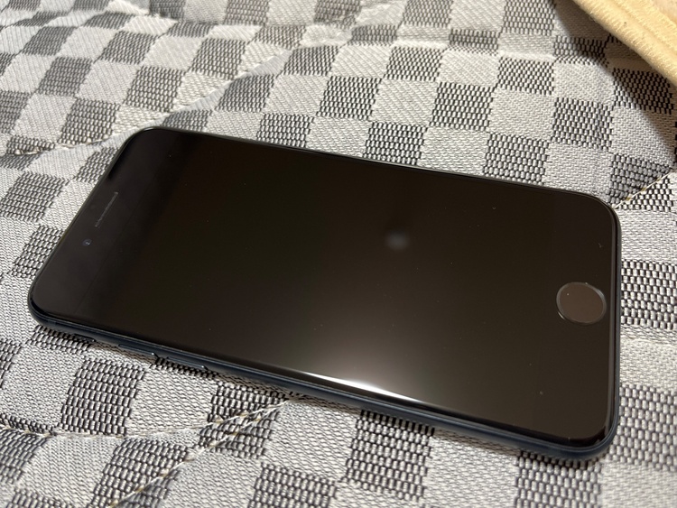 iPhone iPhone SE (第 3 世代) 64GB 楽天モバイル（スマホ）の商品画像 - 査定依頼日：2026年5月24日 - 最高査定価格：20,000円