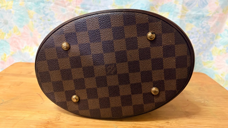 エベヌ（ブランドバッグ）の商品画像 - 査定依頼日：2026年3月4日 - 最高査定価格：100,000円