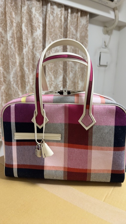 HERMES（エルメス）- Victoria III（ヴィクトリア）マルチカラー（ブランドバッグ）の商品画像 - 査定依頼日：2025年8月17日 - 最高査定価格：550,000円