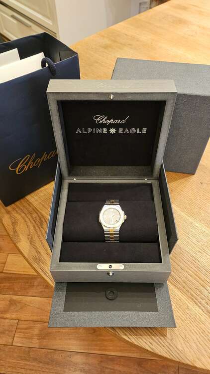 ショパール その他 298600-6001 アルパインイーグル　41mm（高級時計）の商品画像 - 査定依頼日：2025年4月13日 - 最高査定価格：1,655,000円