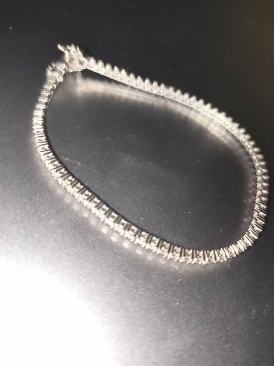 K18WG 2.00ct ダイヤモンド テニスブレスレットFカラー / VVS（宝石）の商品画像 - 査定依頼日：2026年2月10日 - 最高査定価格：280,000円