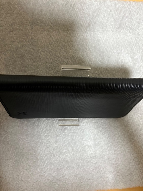 ジッピーウォレットヴェルティカルエピ（ブランド財布・小物）の商品画像 - 査定依頼日：2025年8月28日 - 最高査定価格：15,000円