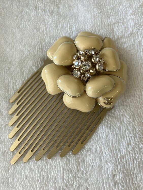 髪留め（古着・ファッション）の商品画像 - 査定依頼日：2025年6月7日 - 最高査定価格：17,000円