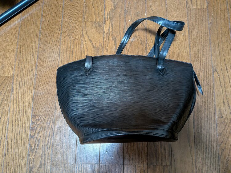 ルイヴィトン エピ（ブランドバッグ）の商品画像 - 査定依頼日：2026年8月30日 - 最高査定価格：50,000円