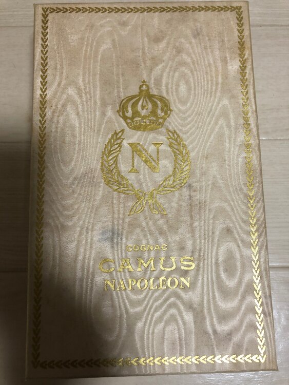 ブランデー カミュ （お酒）の商品画像 - 査定依頼日：2025年3月21日 - 最高査定価格：2,000円