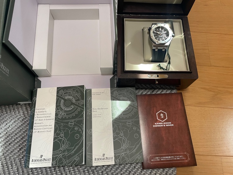 オーデマピゲ ロイヤルオークオフショア 1570（高級時計）の商品画像 - 査定依頼日：2026年2月19日 - 最高査定価格：2,550,000円