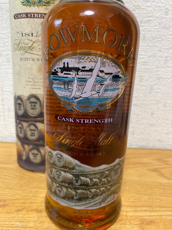 ボウモア カスクストレングス 樽カモメラベル　シルクプリント 700ml 56％（お酒）の商品画像 - 査定依頼日：2025年12月21日 - 最高査定価格：50,000円