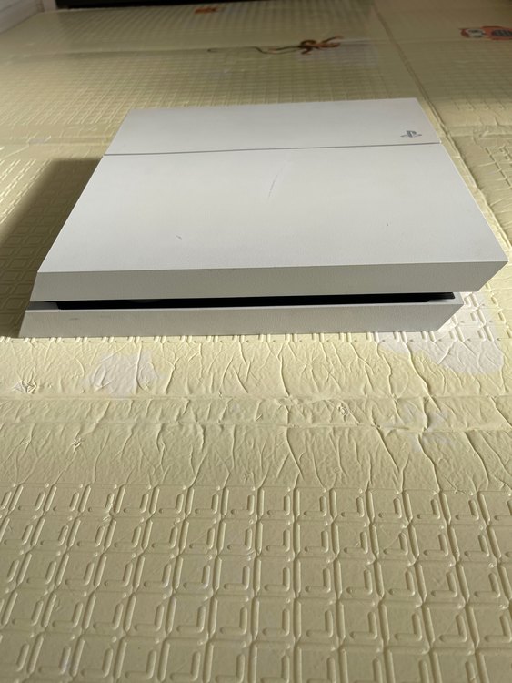 SONY PS4（ゲーム機本体・ゲームソフト）の商品画像 - 査定依頼日：2023年1月30日 - 最高査定価格：10,000円