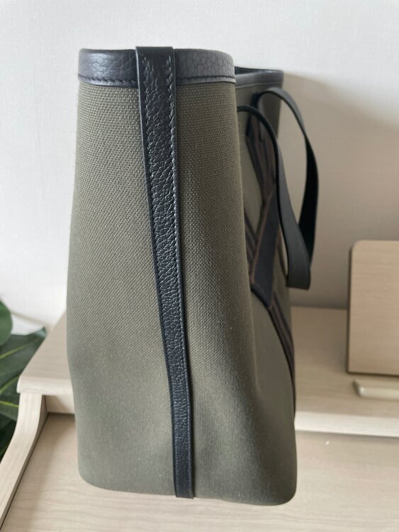 ビュールー　サングル（ブランドバッグ）の商品画像 - 査定依頼日：2025年5月27日 - 最高査定価格：250,000円