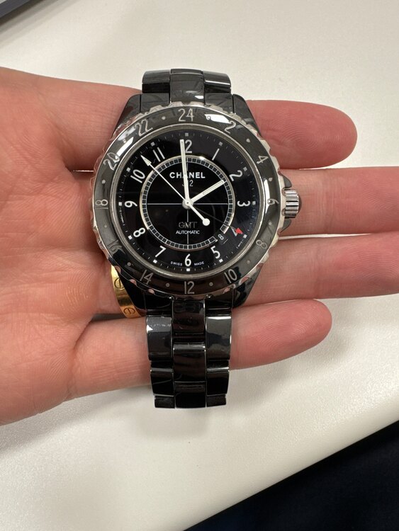 j12gmt（高級時計）の商品画像 - 査定依頼日：2025年4月8日 - 最高査定価格：250,000円