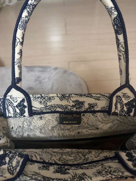 ディオール  （ブランドバッグ）の商品画像 - 査定依頼日：2025年11月16日 - 最高査定価格：200,000円