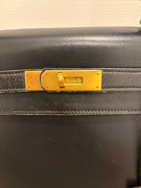 HERMES ケリー　ブラック（ブランドバッグ）の商品画像 - 査定依頼日：2025年11月8日 - 最高査定価格：950,000円