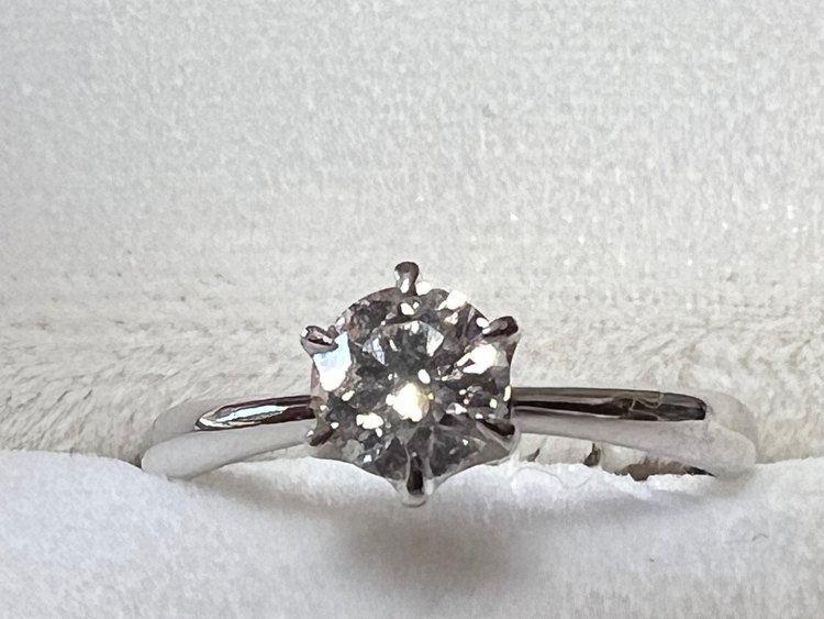 ダイヤモンド（宝石）の商品画像 - 査定依頼日：2023年4月1日 - 最高査定価格：150,000円