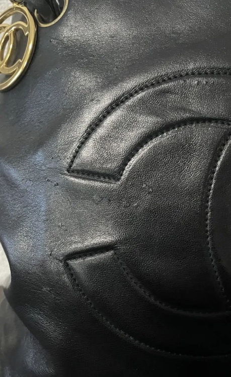 デカココマーク　チャーム付　カーフショルダーバッグ（ブランドバッグ）の商品画像 - 査定依頼日：2026年3月3日 - 最高査定価格：100,000円