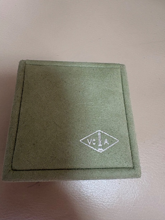 ヴァンクリーフアーペル　オニキスピアス（金・貴金属）の商品画像 - 査定依頼日：2026年4月15日 - 最高査定価格：630,000円