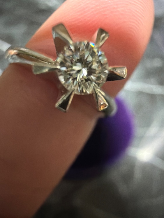 ダイヤの指輪（宝石）の商品画像 - 査定依頼日：2025年11月24日 - 最高査定価格：150,000円