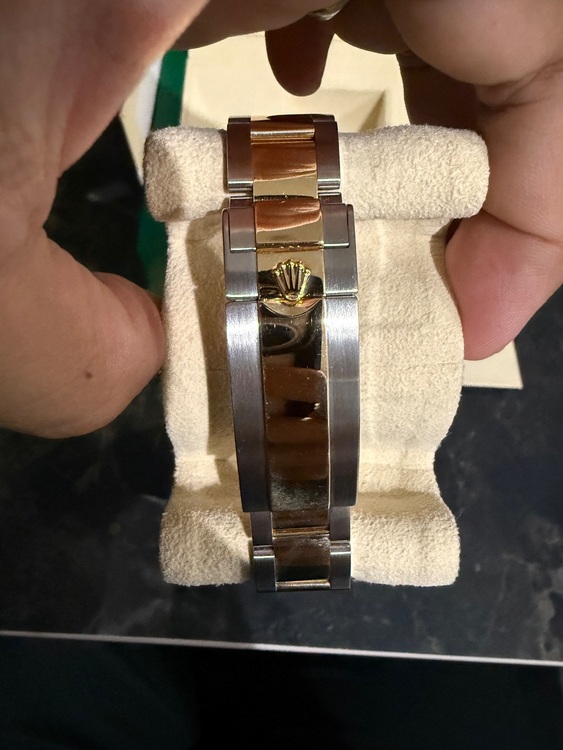 ロレックス サブマリーナー 116613Lm（高級時計）の商品画像 - 査定依頼日：2025年11月16日 - 最高査定価格：2,050,000円