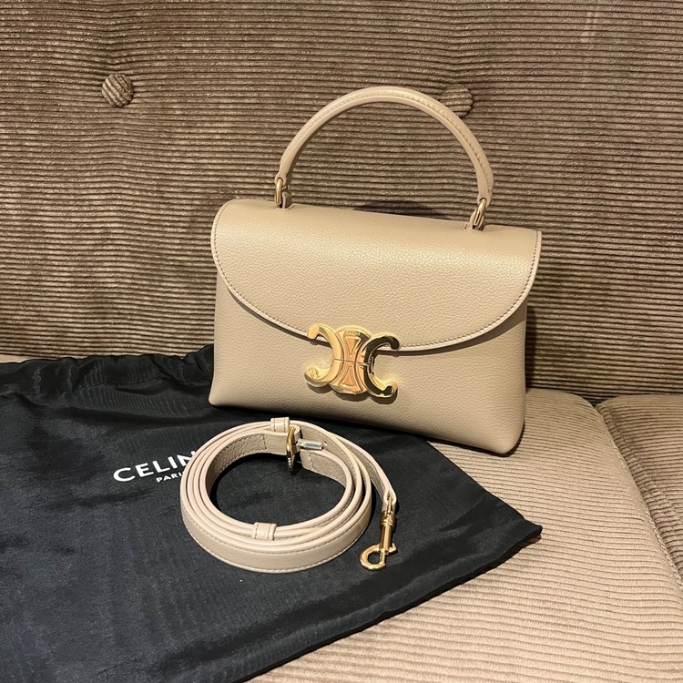 ティーンニノ サファリ（ブランドバッグ）の商品画像 - 査定依頼日：2025年12月3日 - 最高査定価格：230,000円